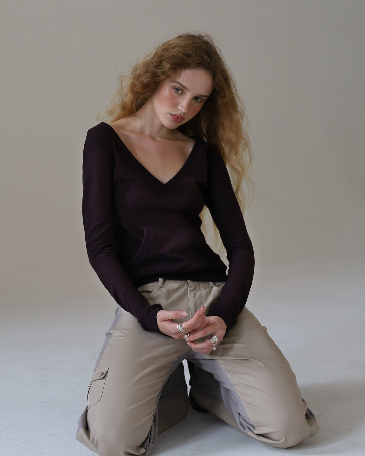 TEASE V-neck Pullover - plum