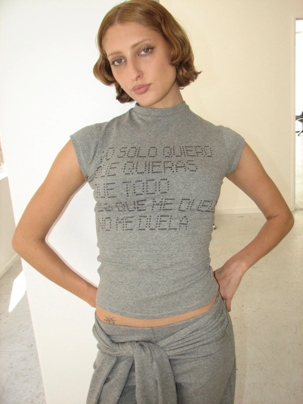 BABY TEE DOLOR - GREY