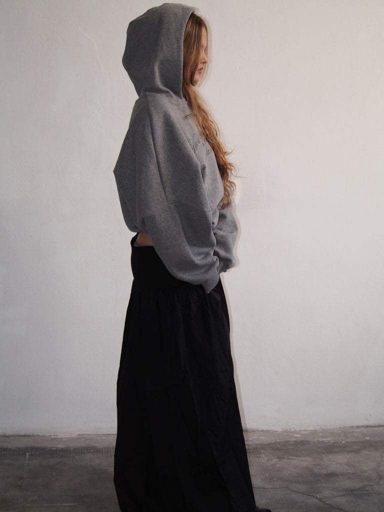 HOODIE "SENTIR POCO" FITTED - GREY