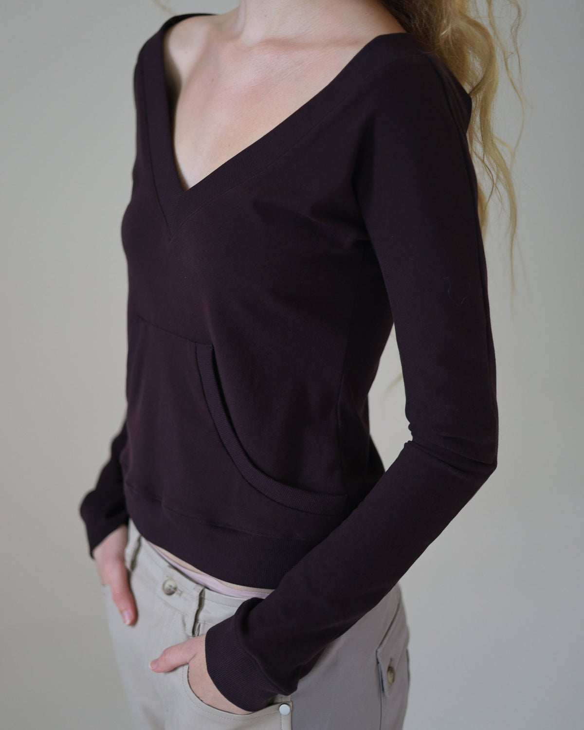 TEASE V-neck Pullover - plum