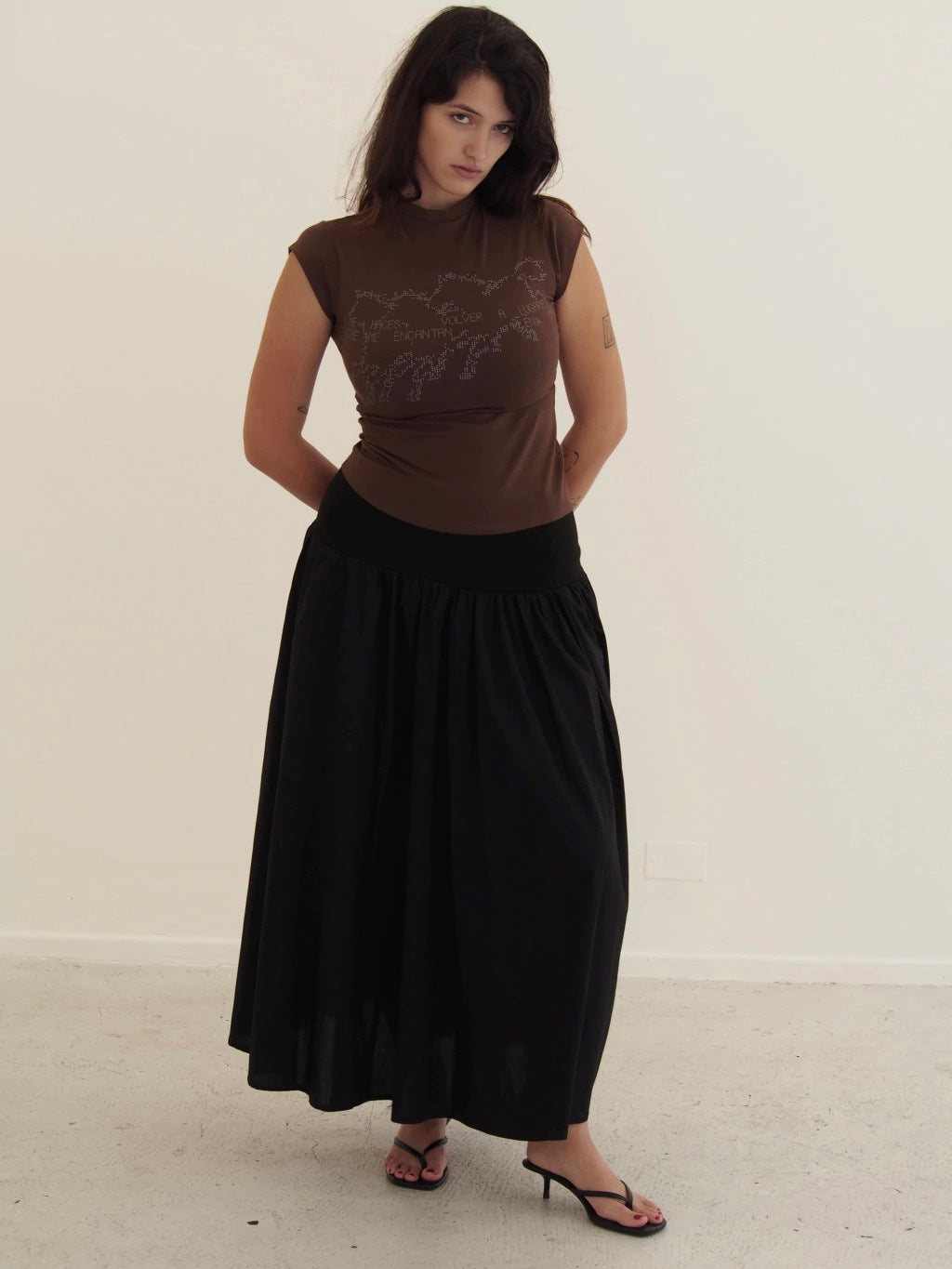 BABY TEE VOLVER - BROWN