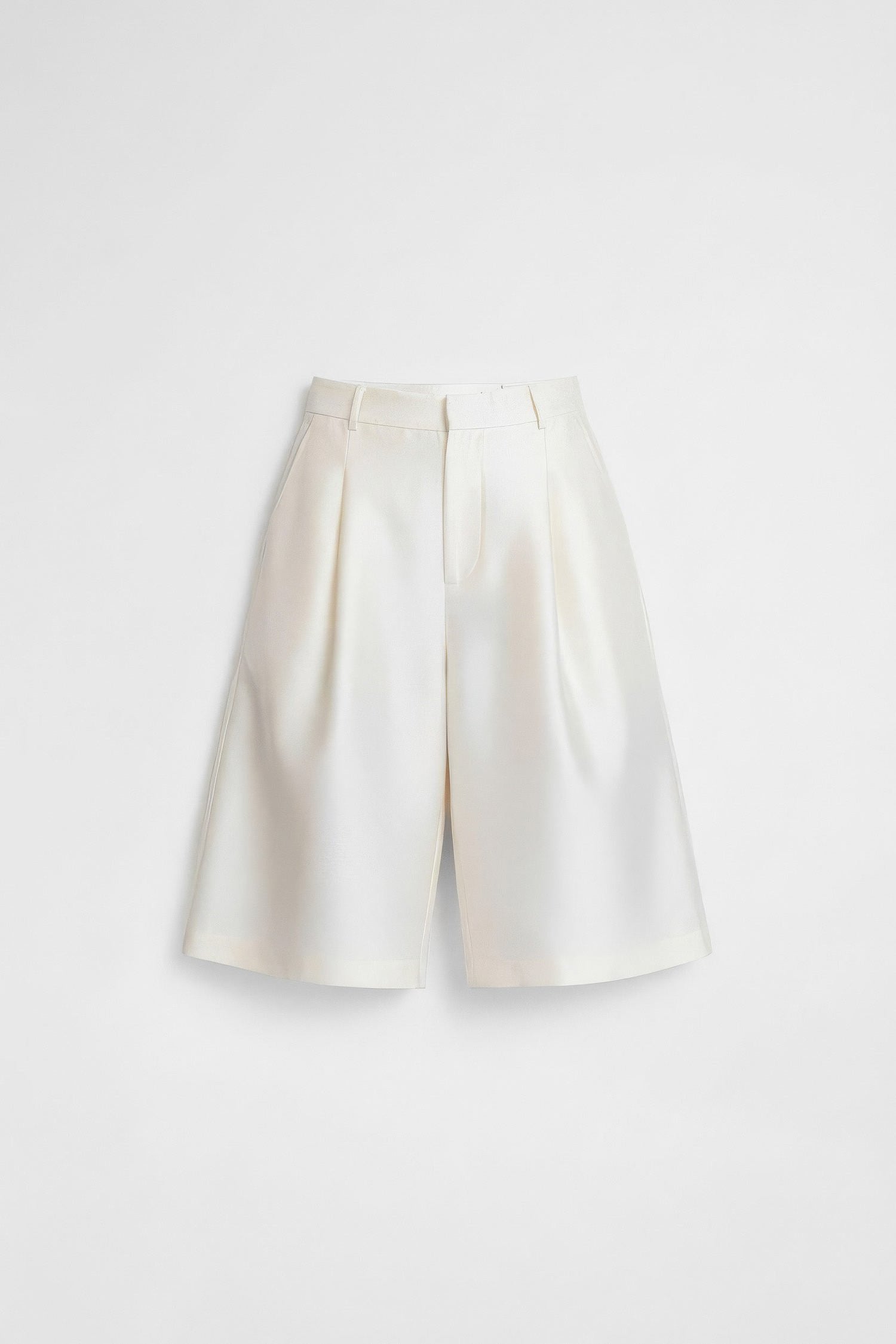 The Botanist’s Shorts in Starlight White