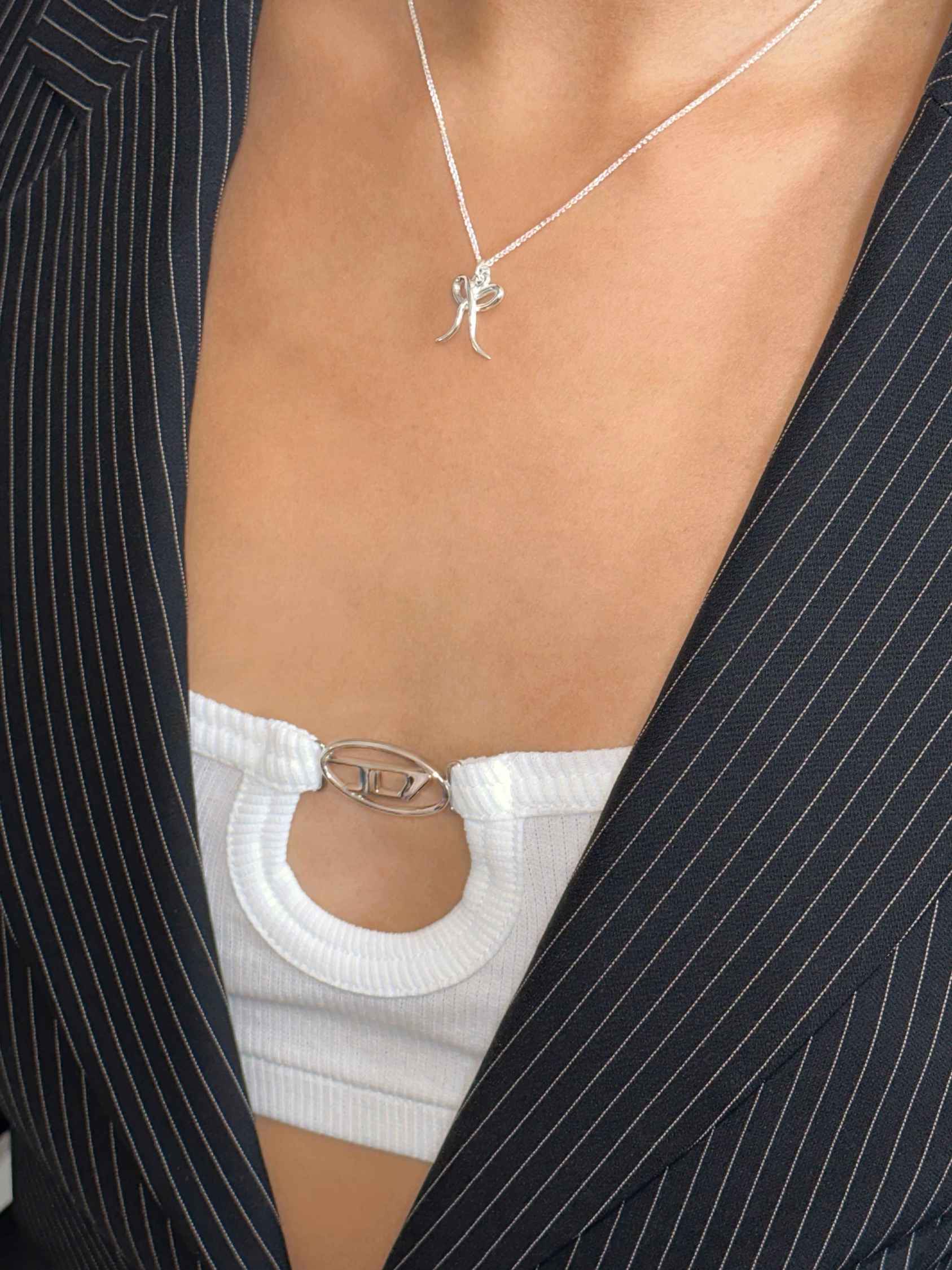 LIRA Bow Necklace