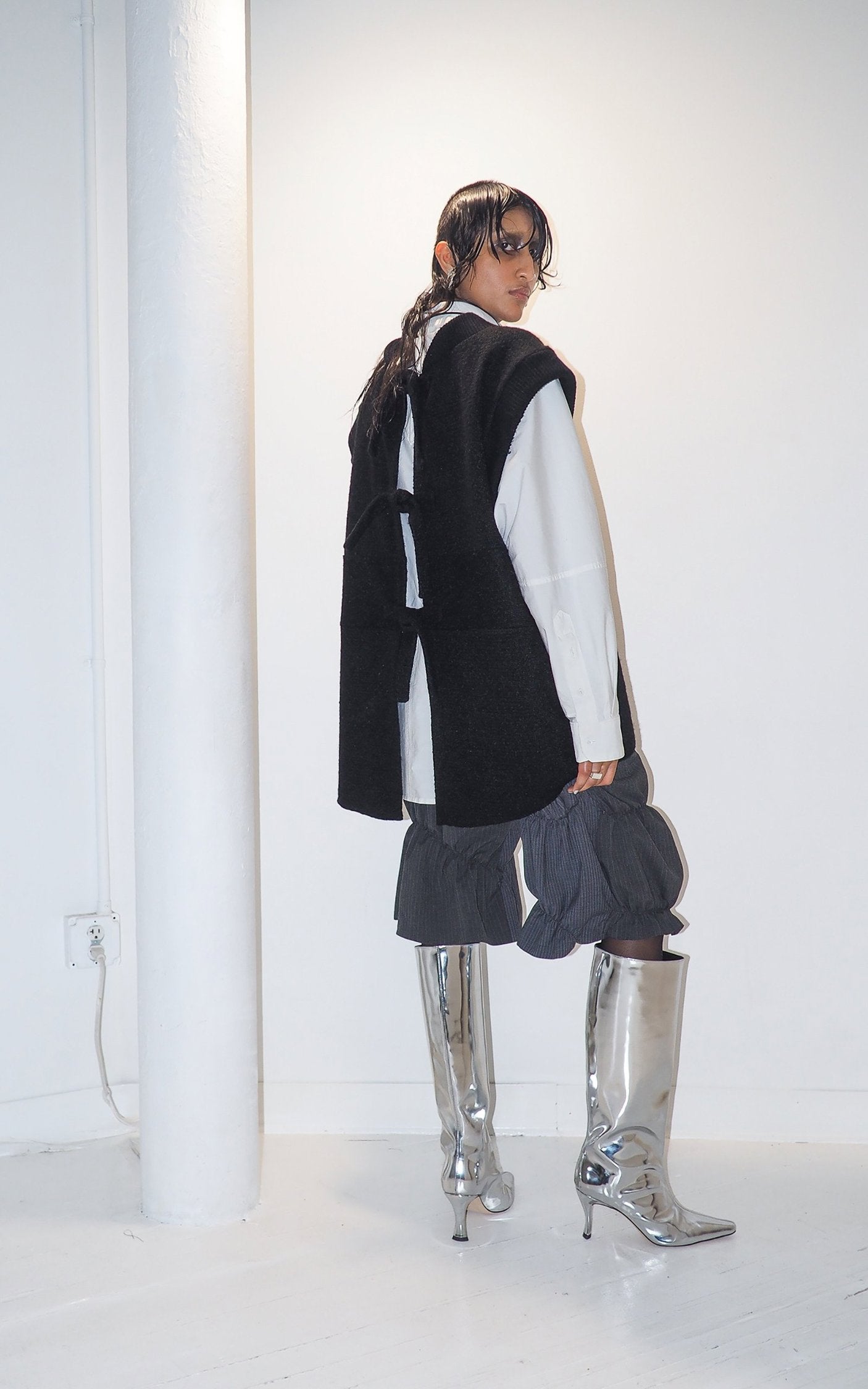 THE TIE SWEATER VEST