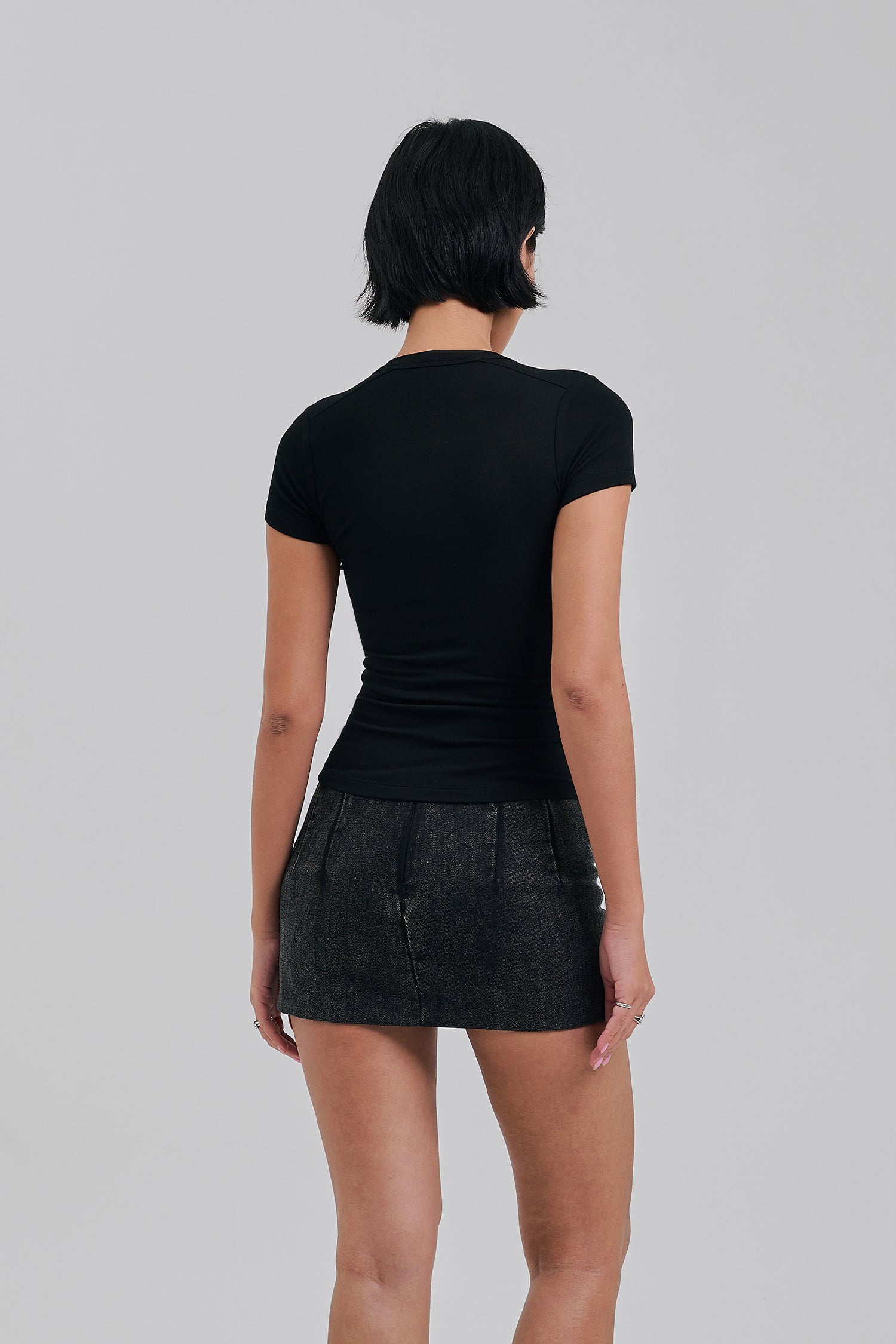 CLOVE TEE BLACK