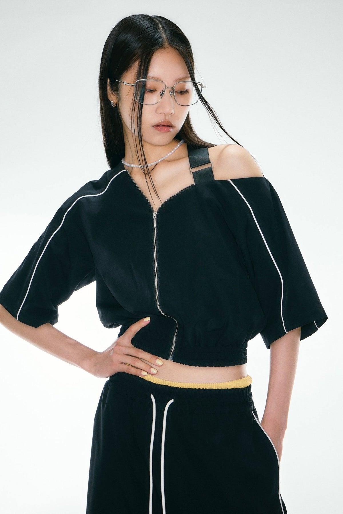Contrast piping tops