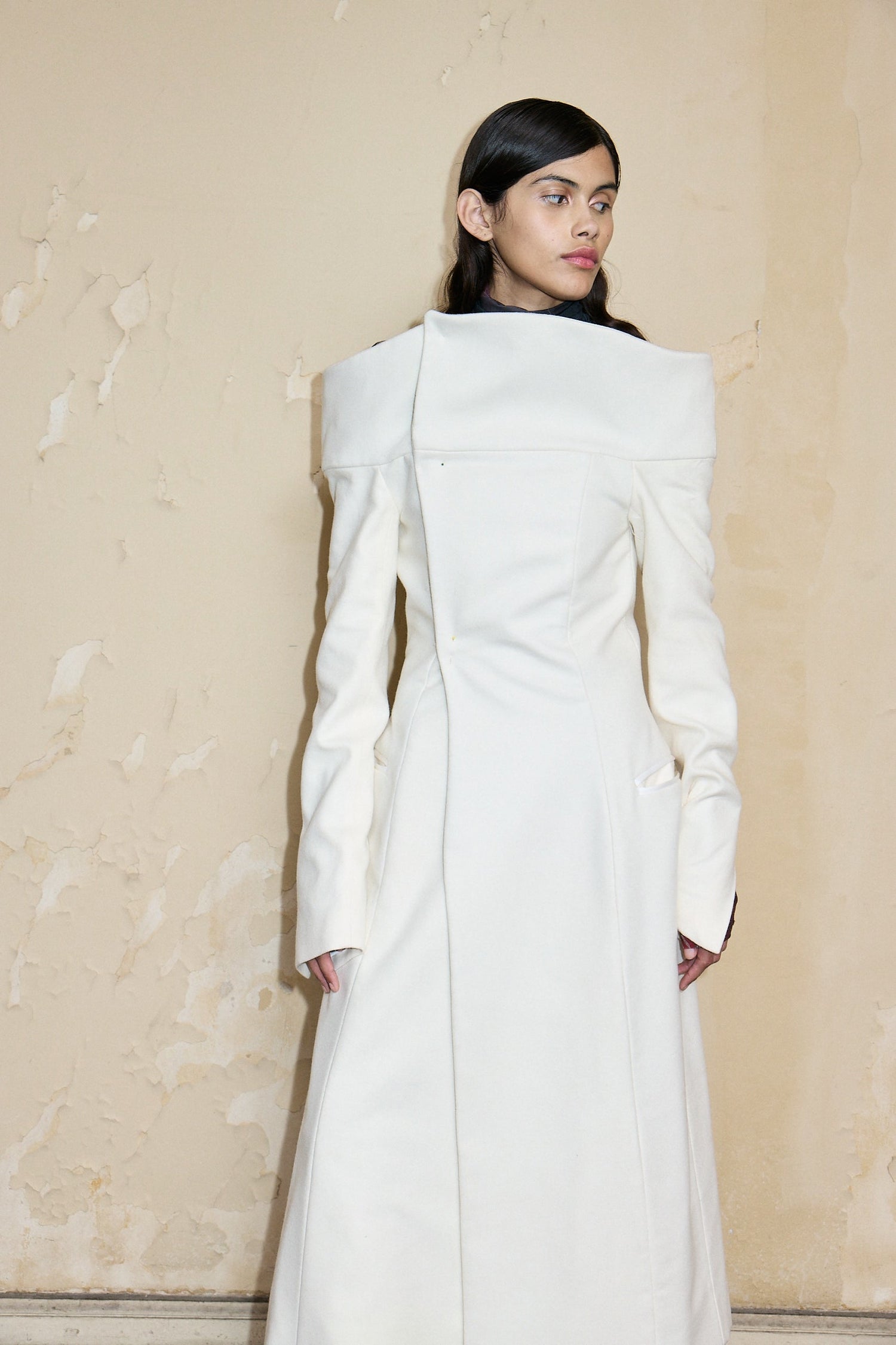TRIUNVIRATO COAT OFF WHITE