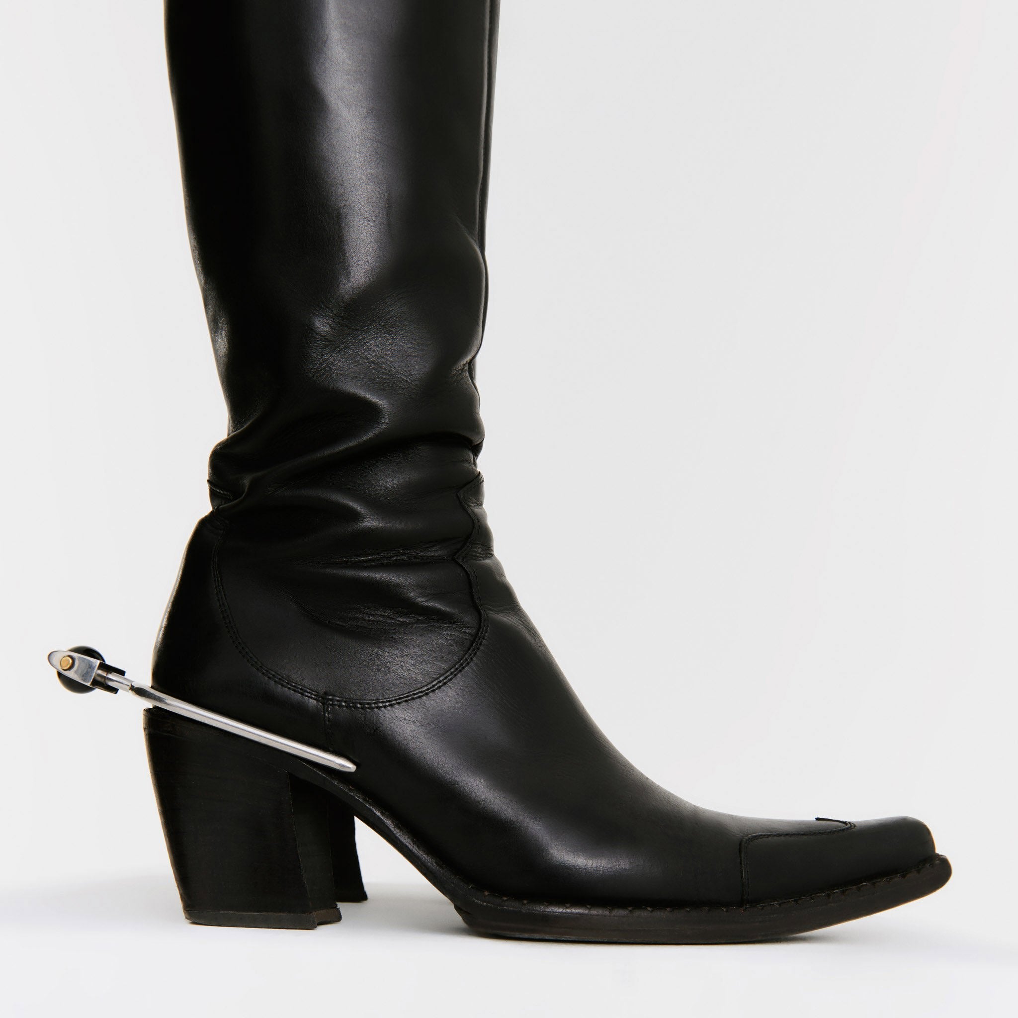 Gemspur in Lapis Lazuli