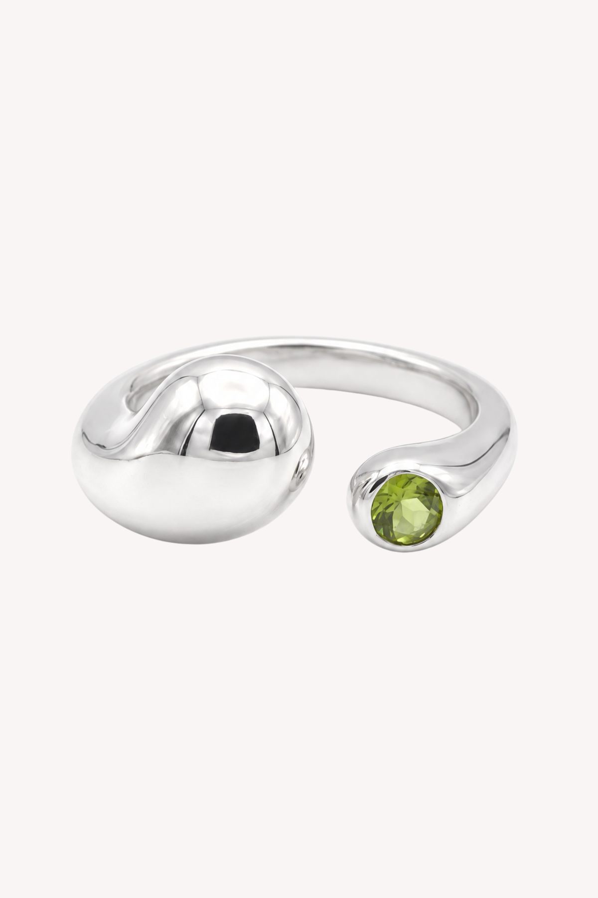 Abrazo Peridot Ring