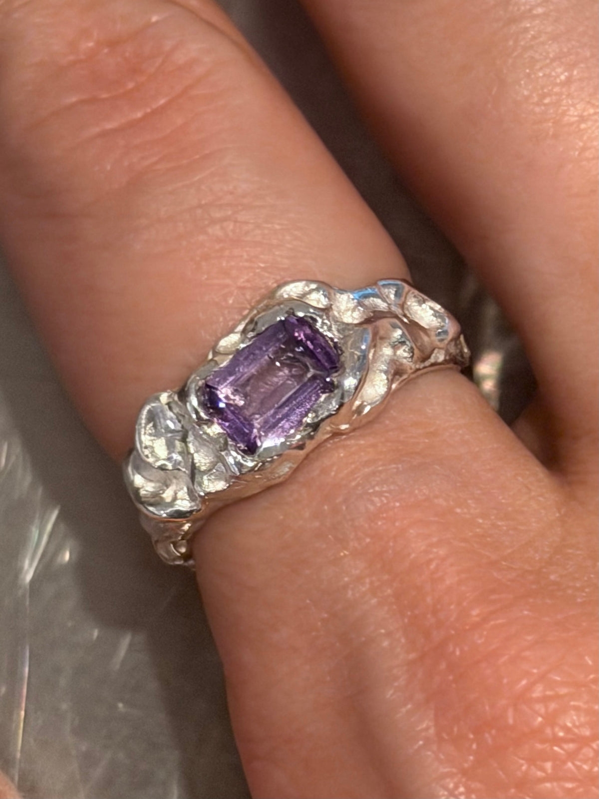 Piedra ring (purple)