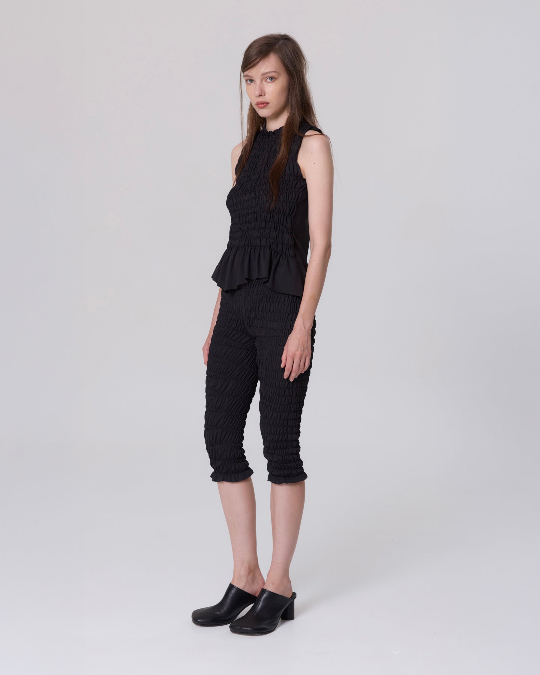 TORIO black capri