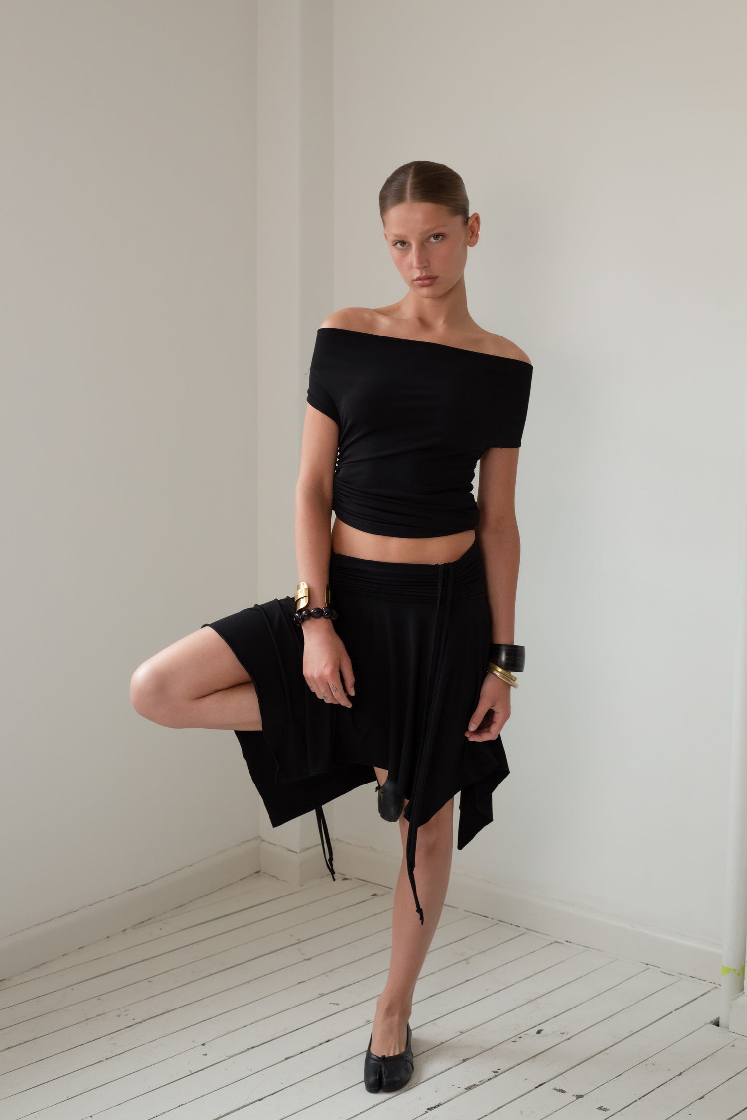 BLACK RUCHED SKIRT