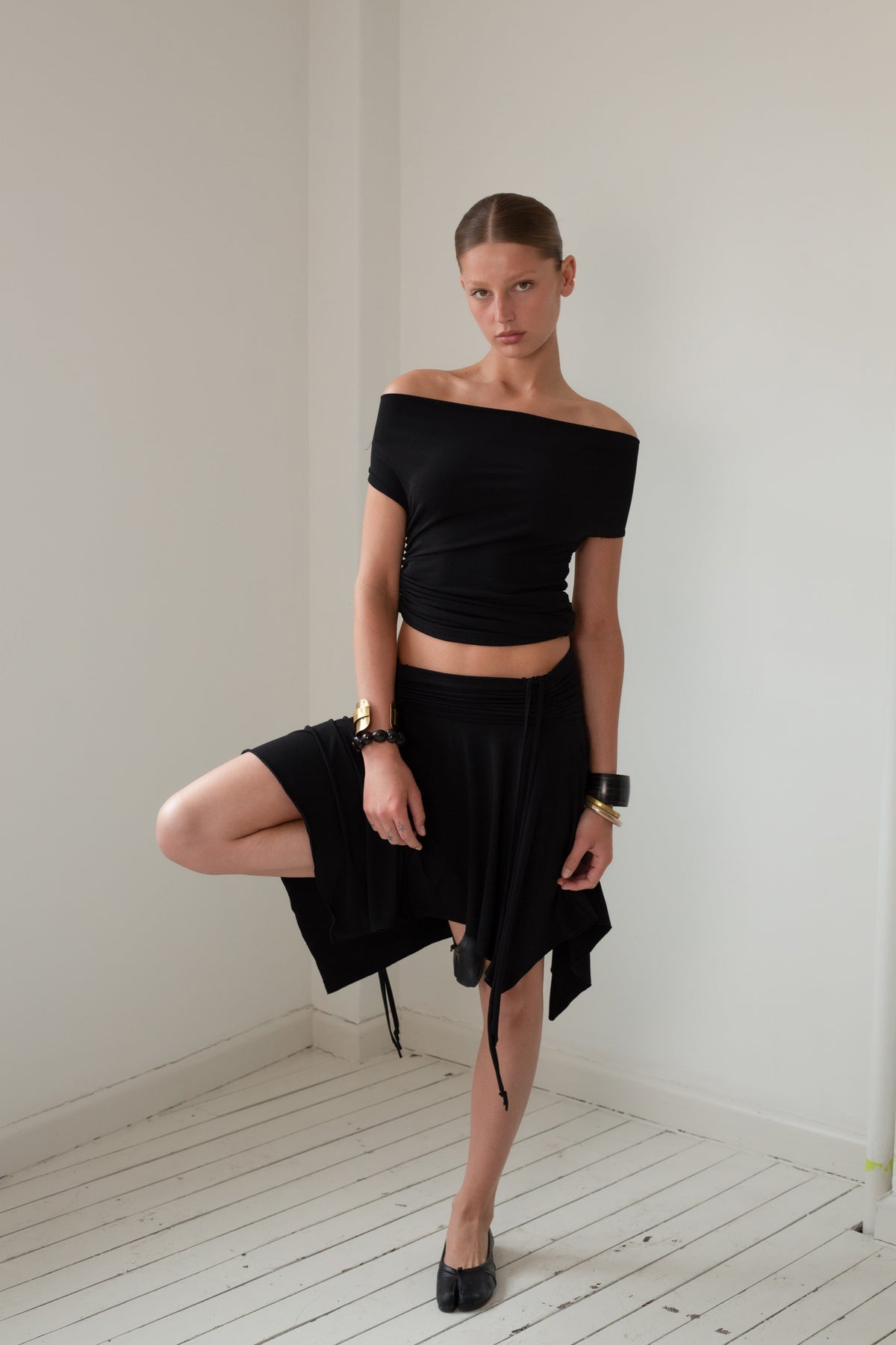 BLACK RUCHED SKIRT