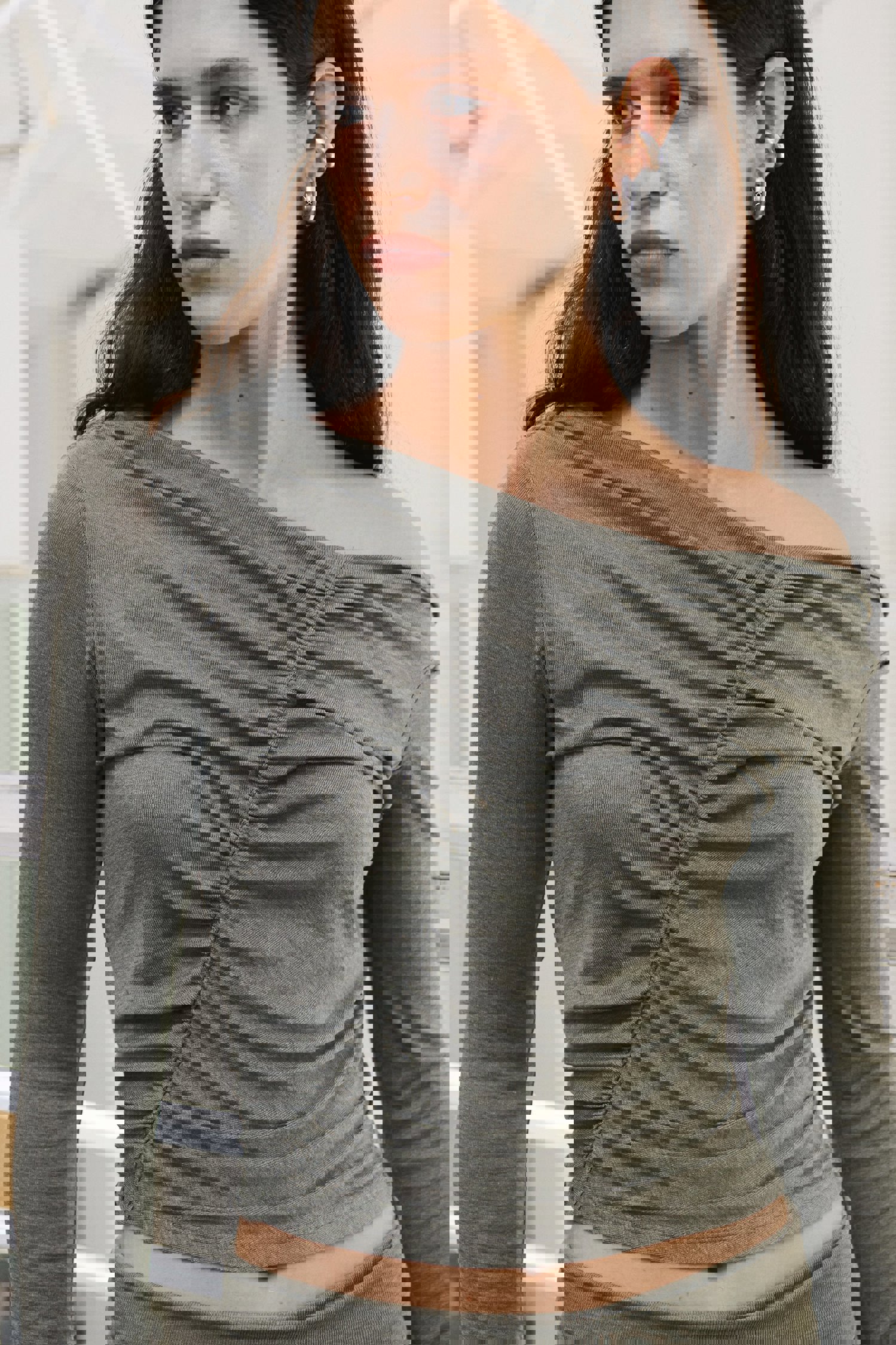 ASYMMETRICAL NECK LONG SLEEVE