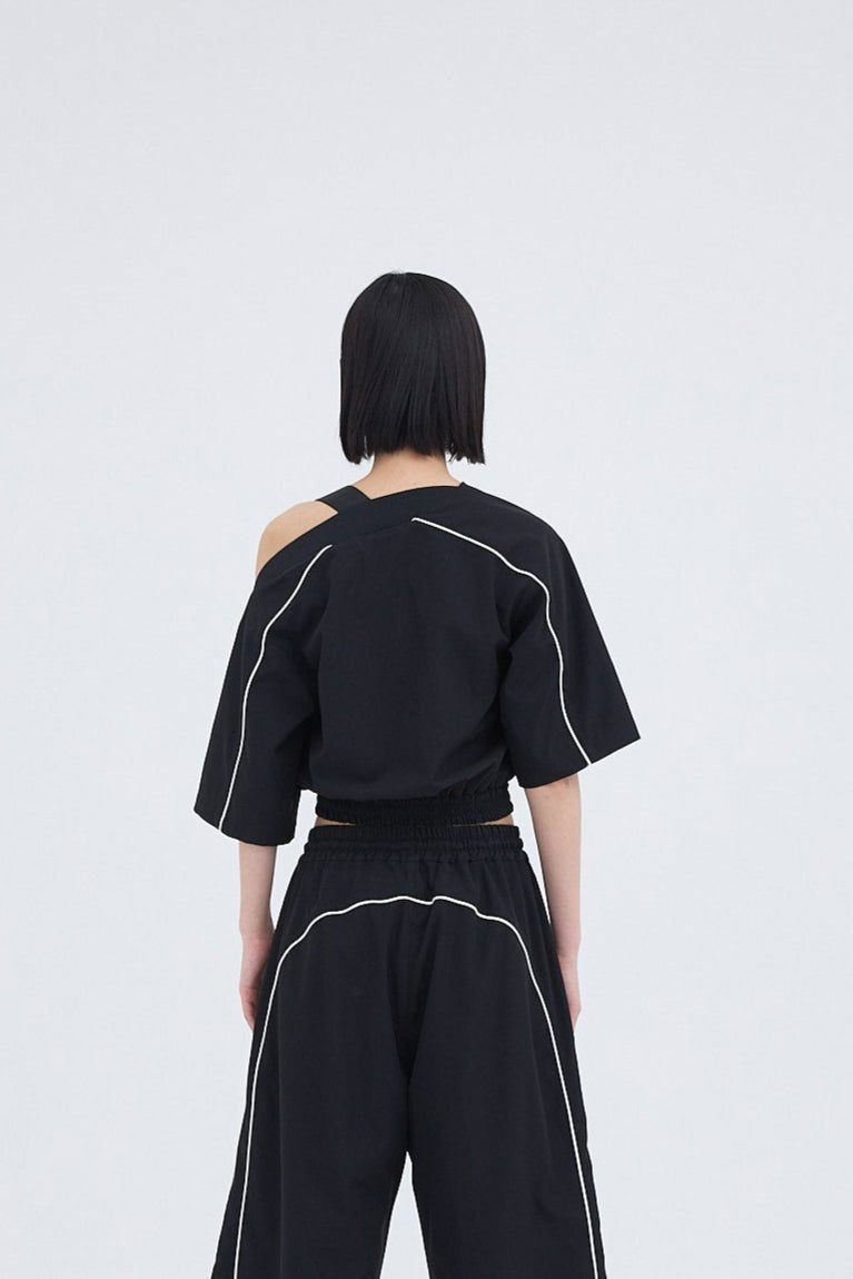 Contrast piping tops