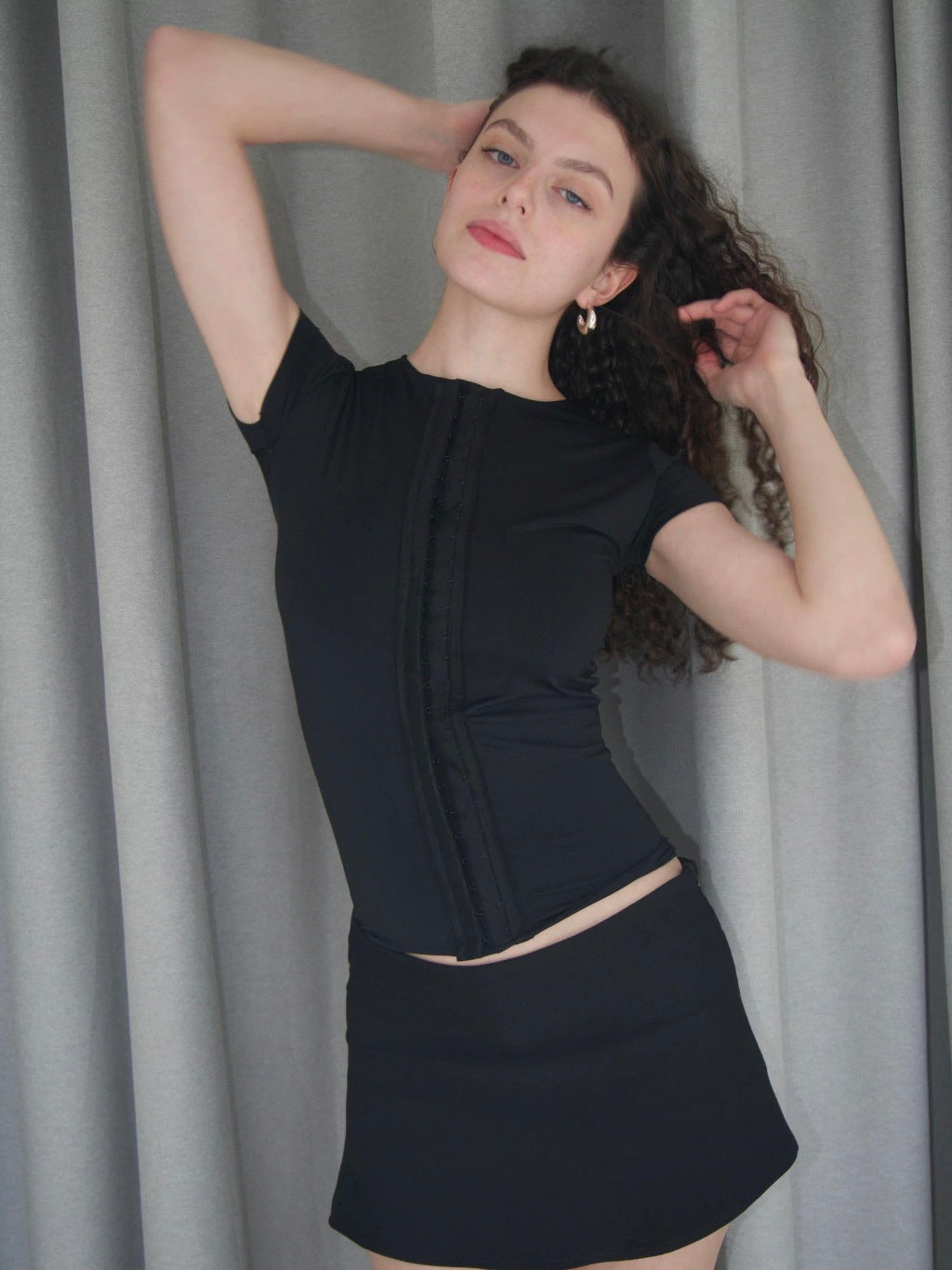 SHORT SLEEVE MULTI-HOOK CORSET TOP - BLACK