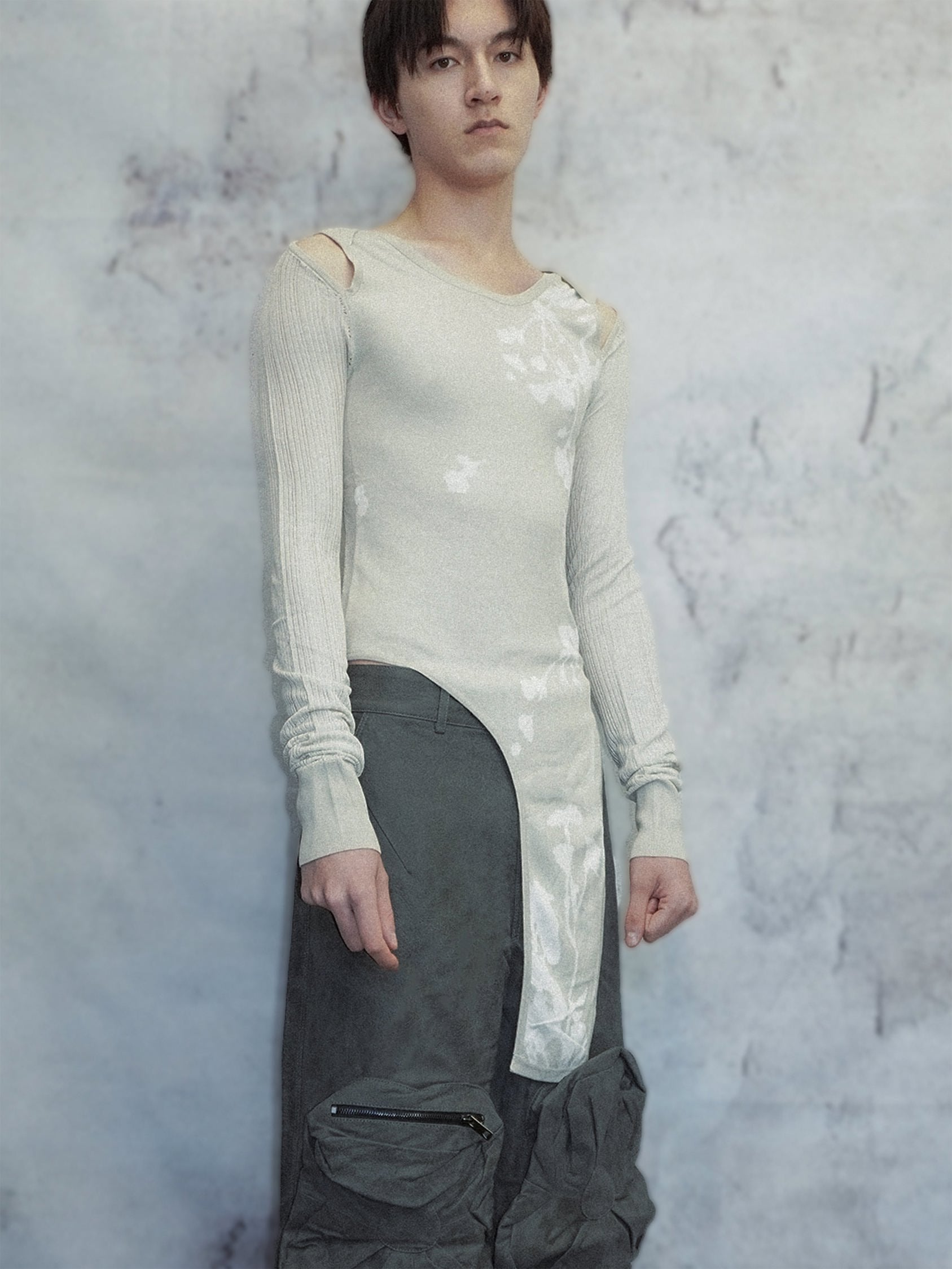 UNDER THE SHADOW SWEATER_KAKHI