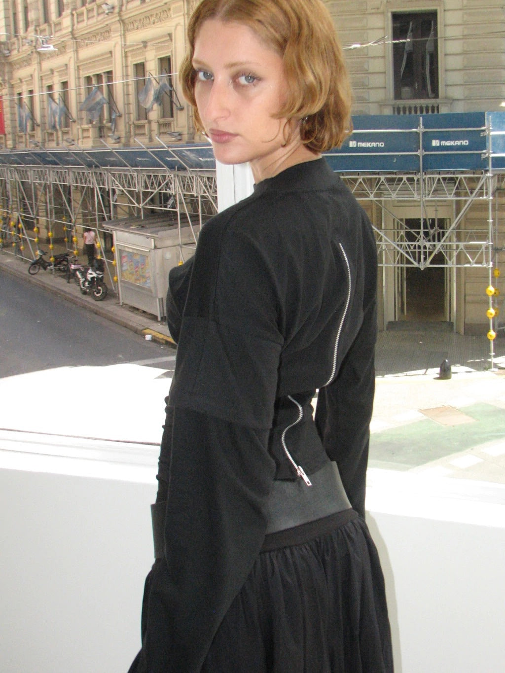 REMERA ZIP ON THE BACK - LONG SLEEVE - BLACK