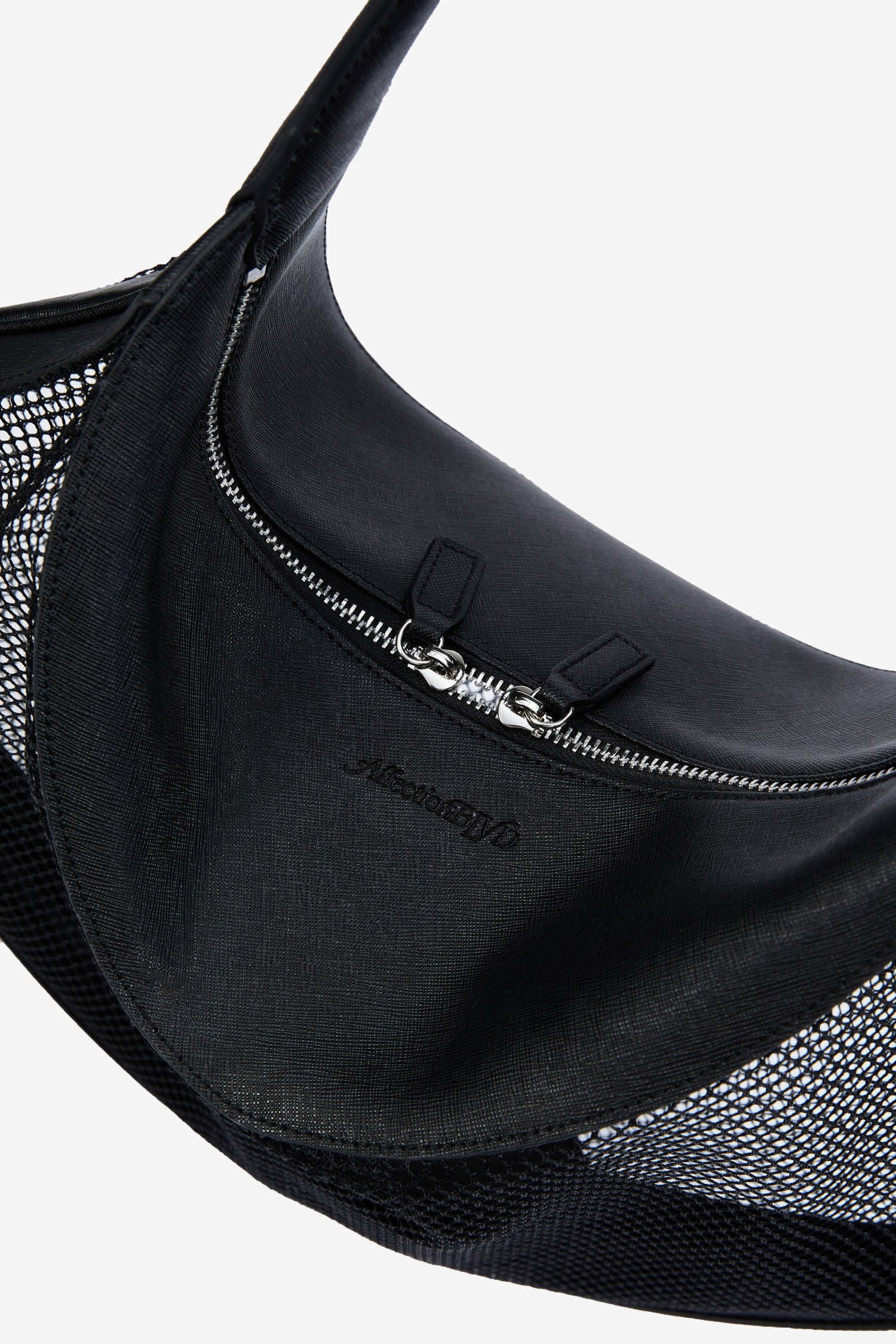 'Heart Mesh' Medium Shoulder Bag - Black