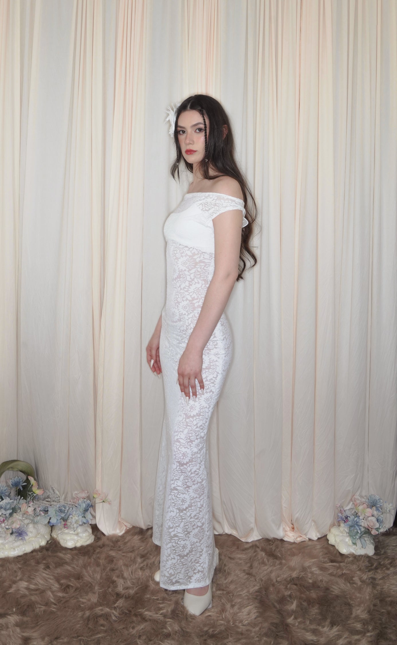 ENDLESS AMOUR LACE GOWN