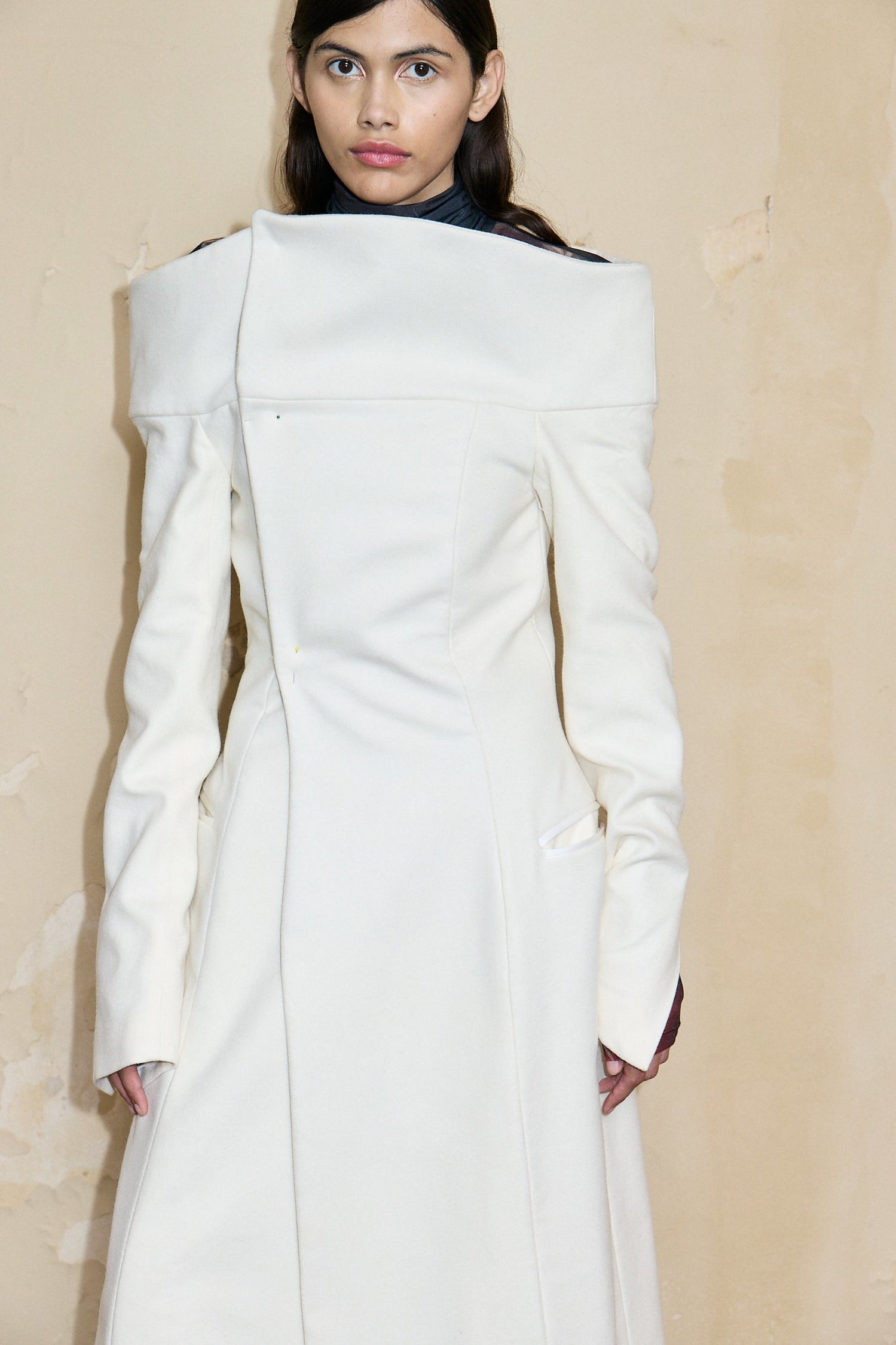 TRIUNVIRATO COAT OFF WHITE