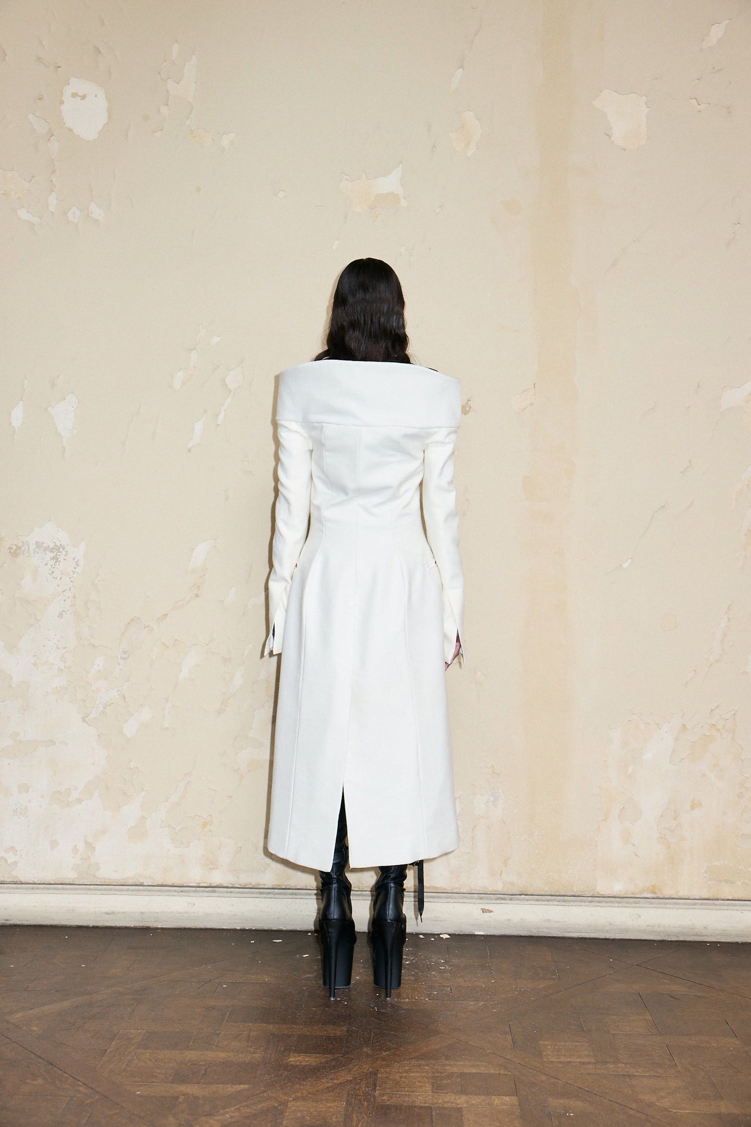 TRIUNVIRATO COAT OFF WHITE