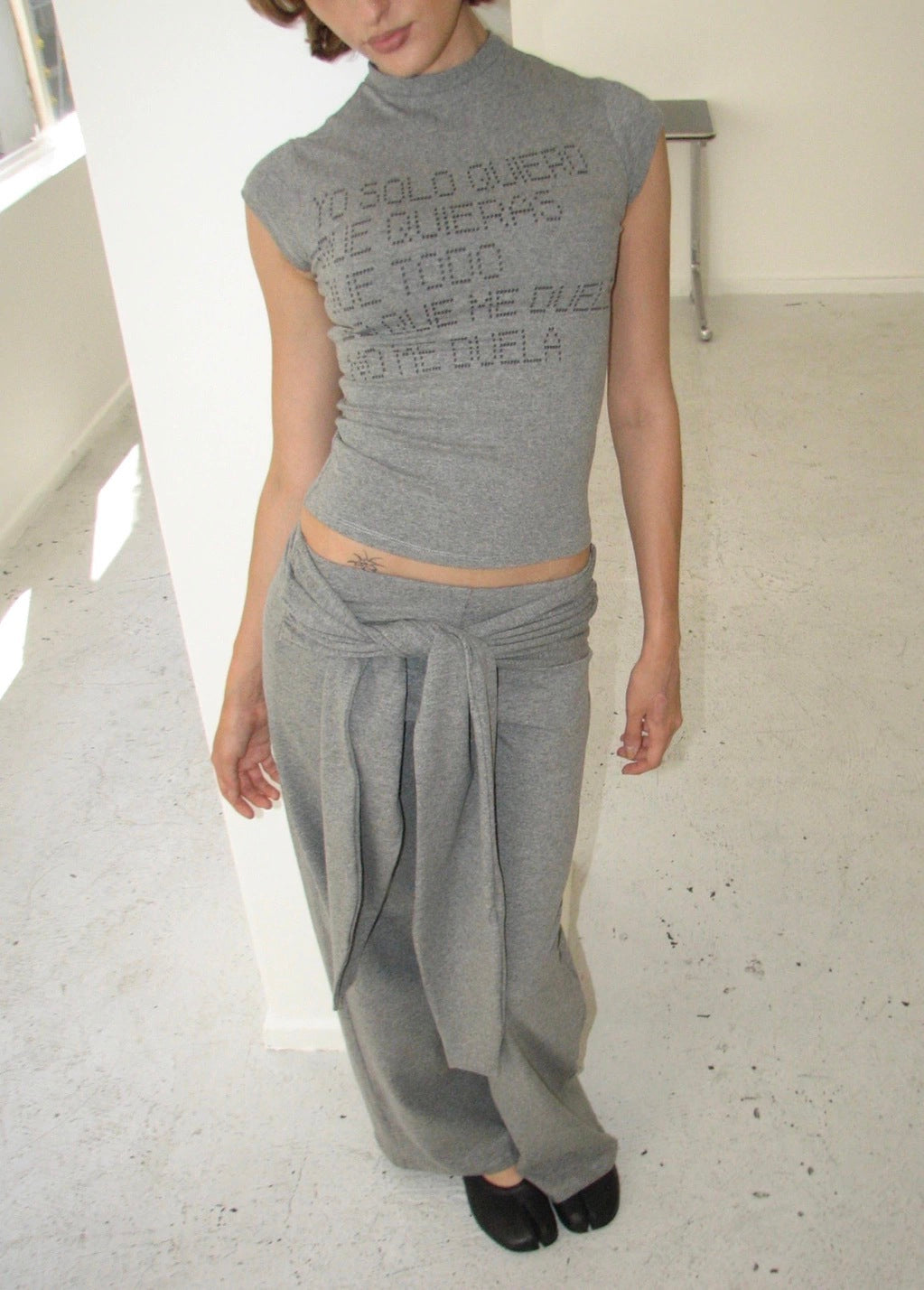 BABY TEE DOLOR - GREY