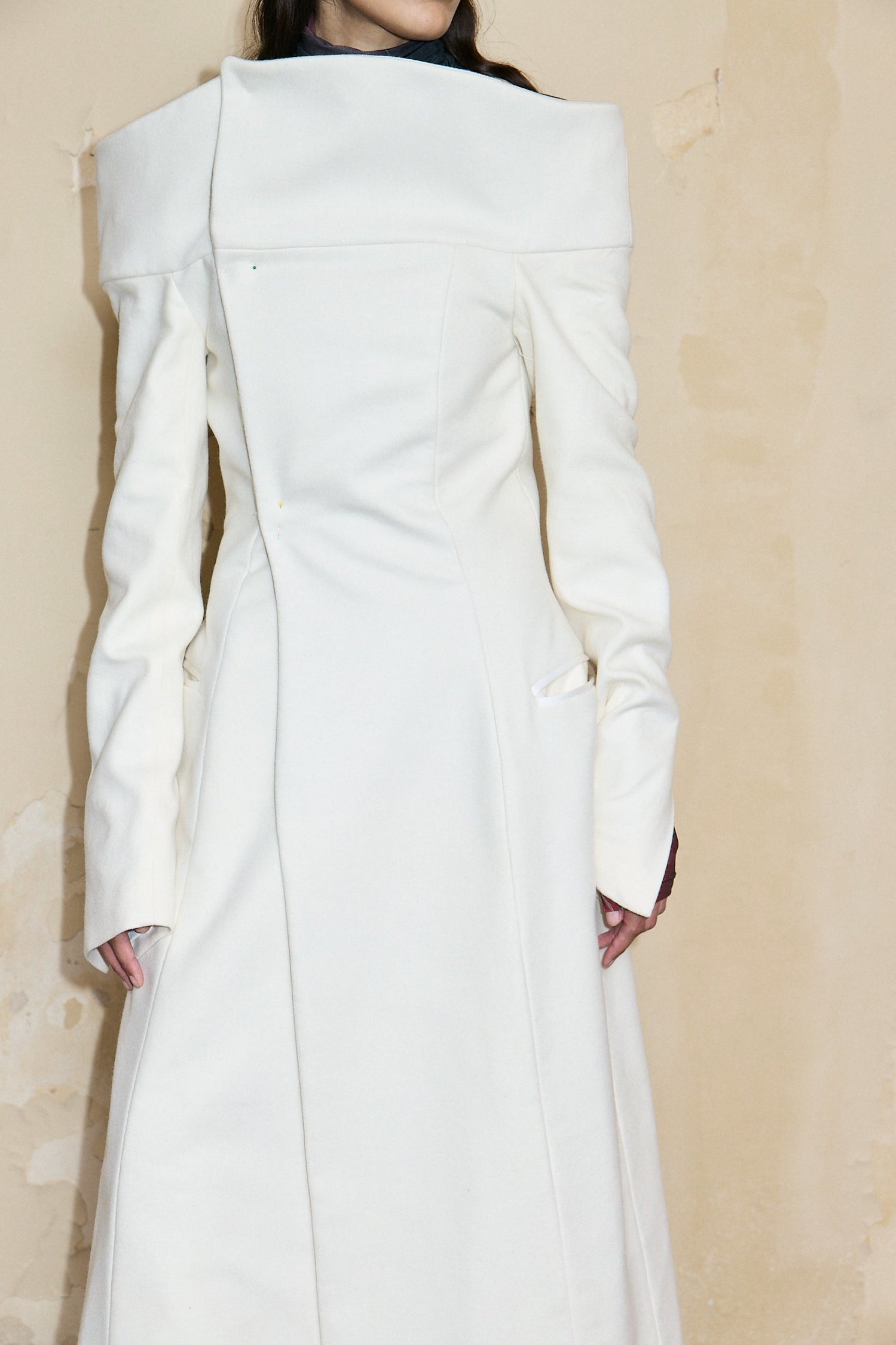 TRIUNVIRATO COAT OFF WHITE
