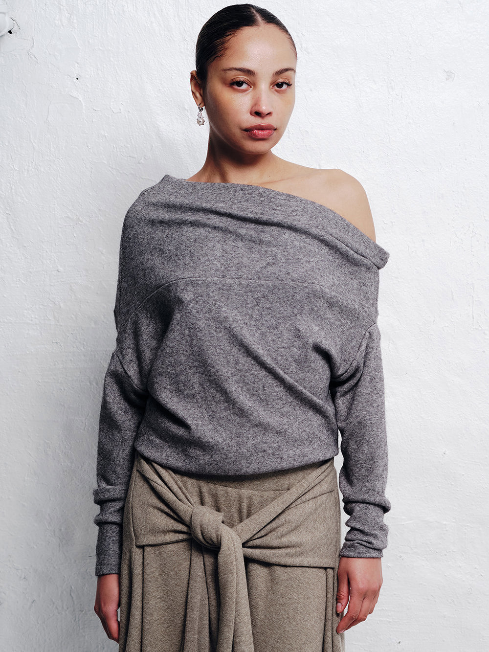 ASYMMETRICAL WOOL BLEND SWEATER IN GREY