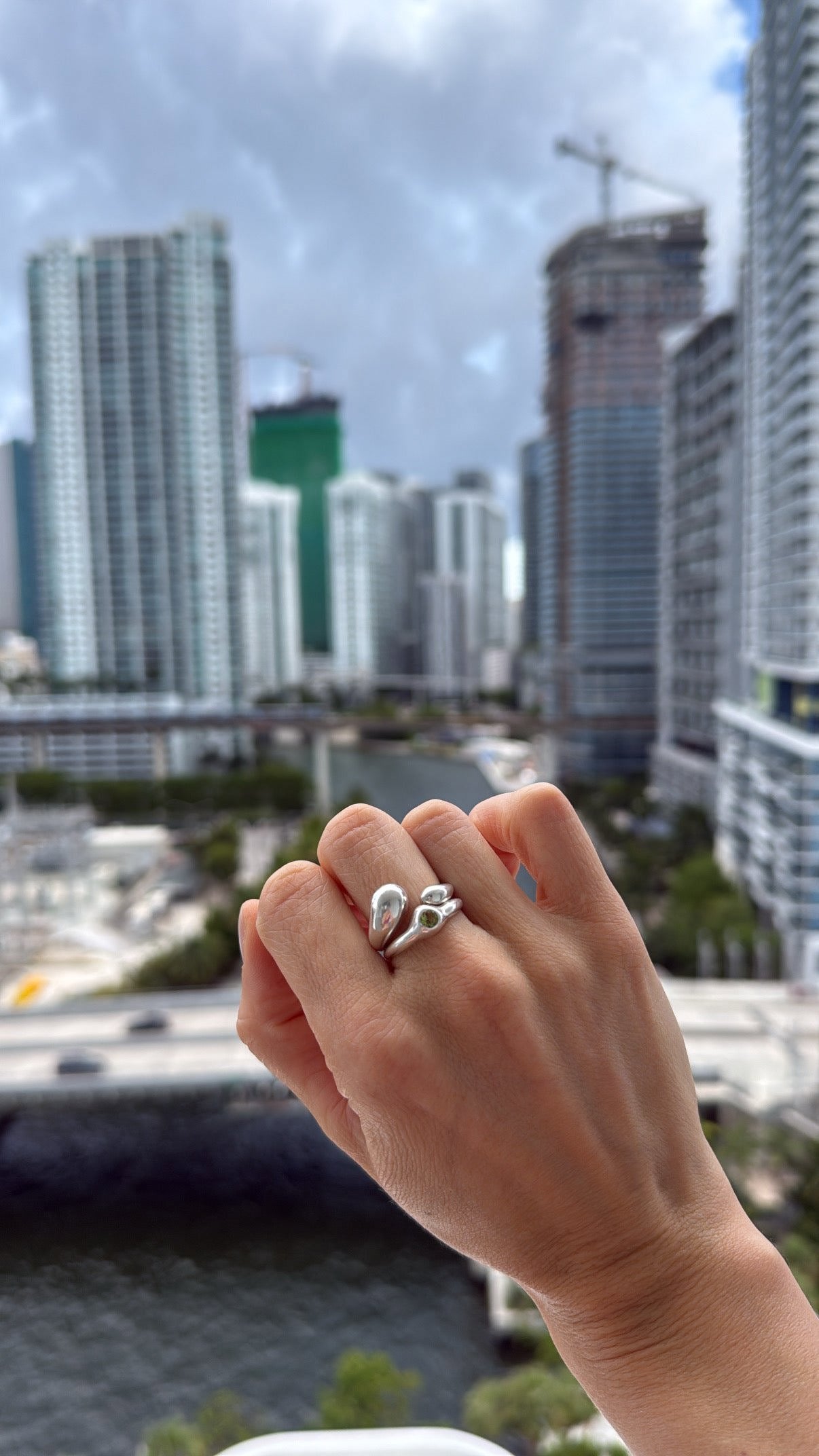 Abrazo Ring