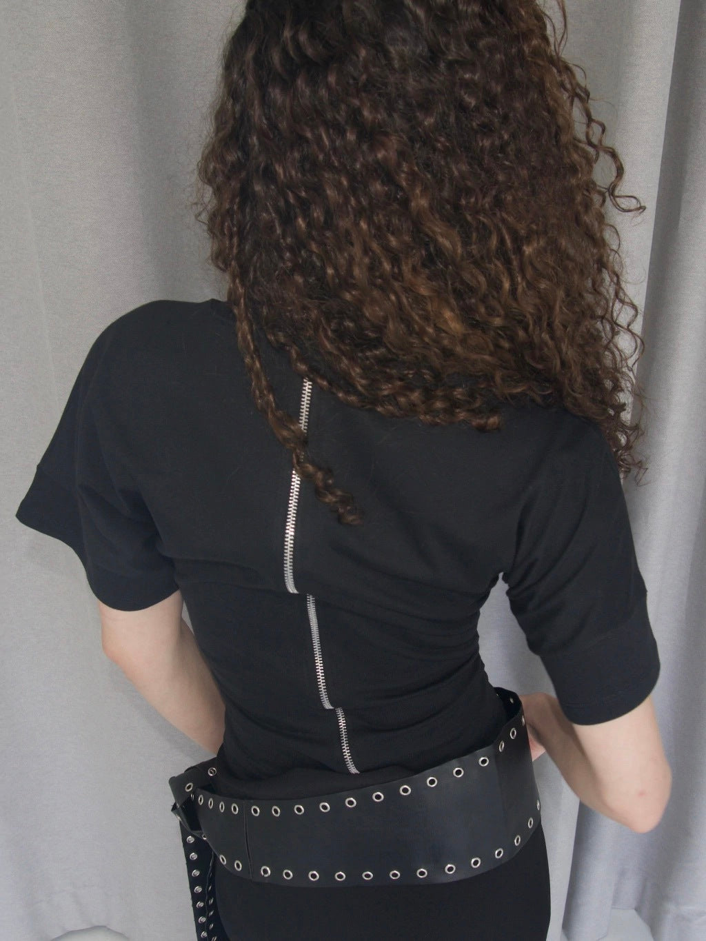 FITTED ZIP T-SHIRT - BLACK, WHITE