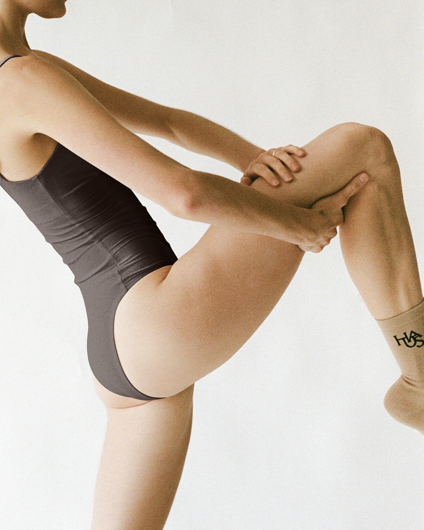 HA 003 - V-NECK BODYSUIT - ARABICA