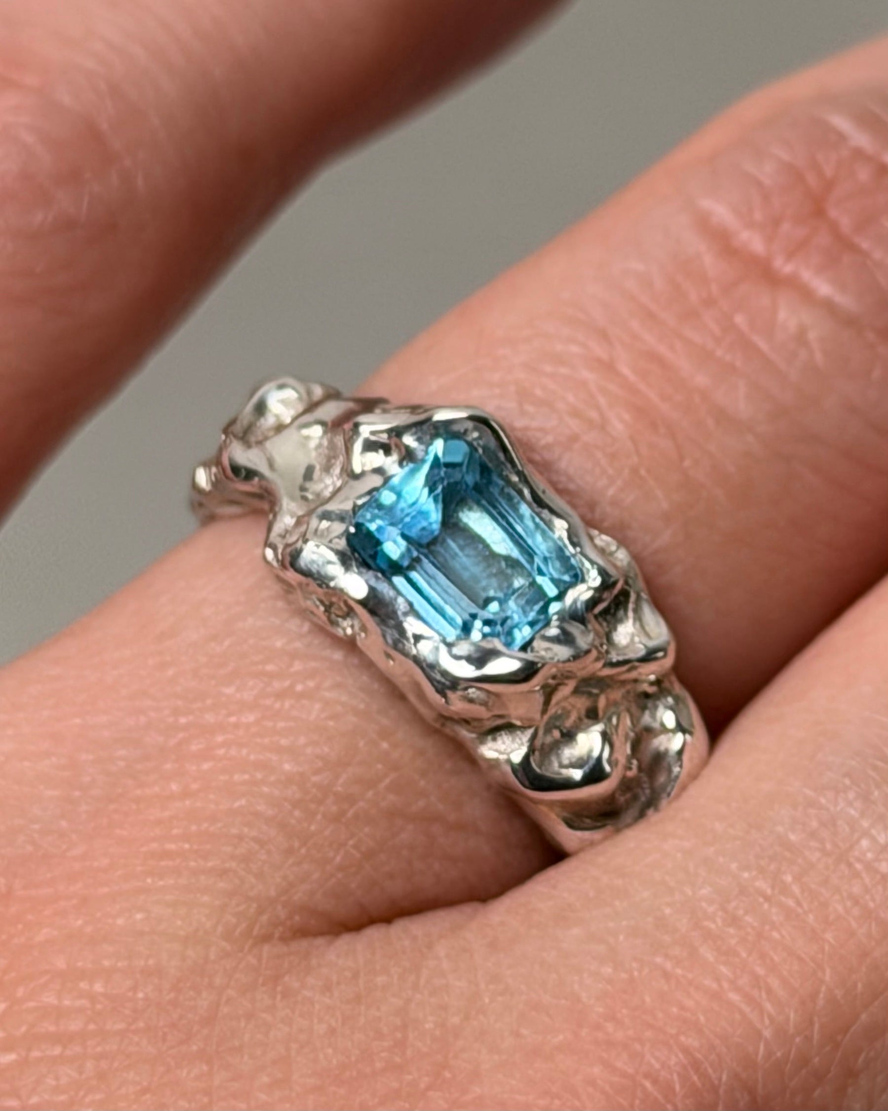 Piedra Ring (Blue)