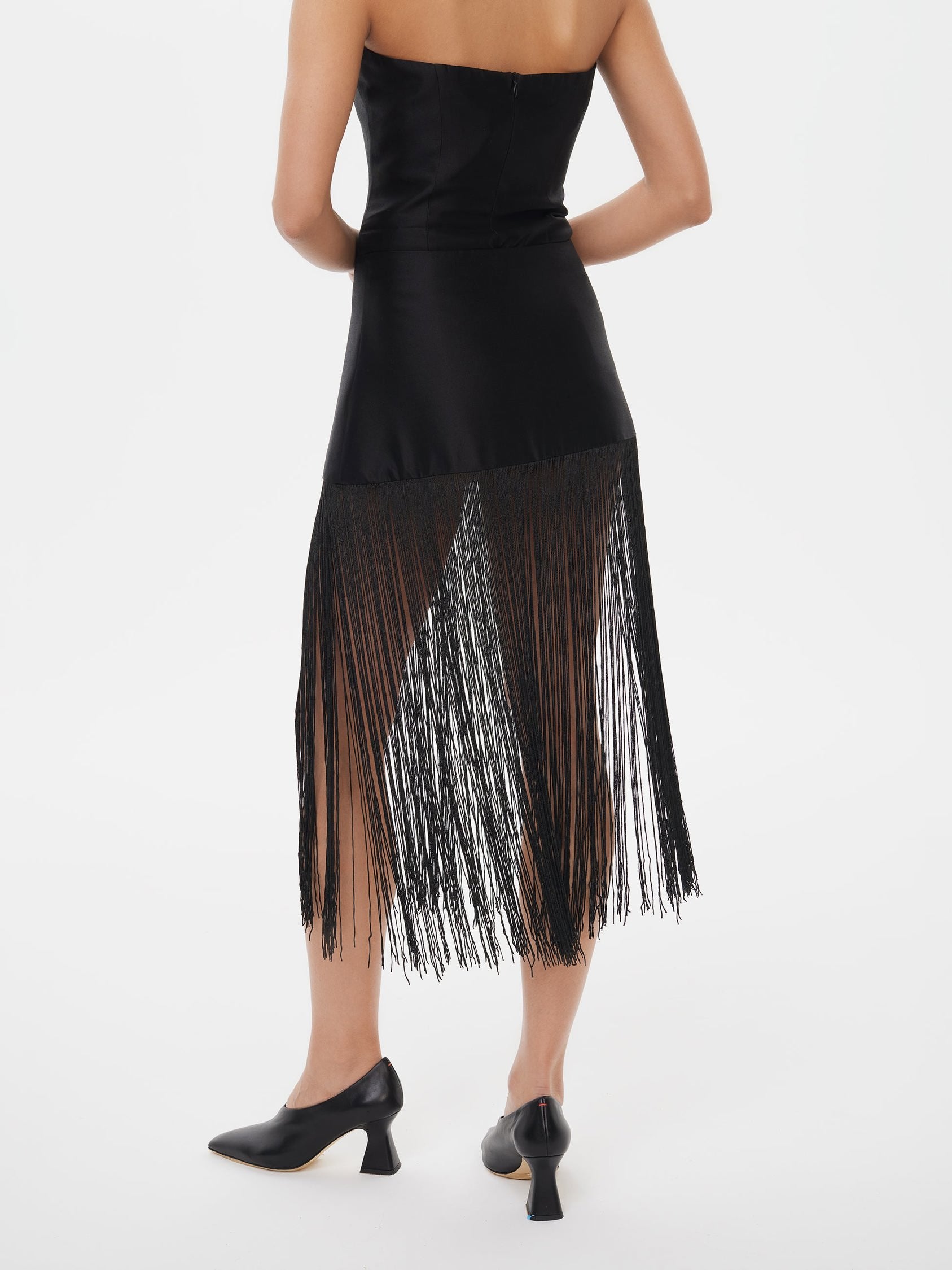 Wild Willow Skirt in Black