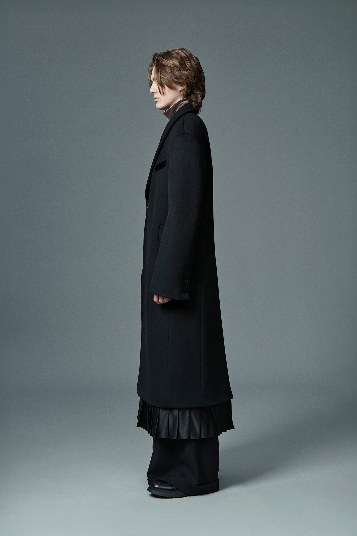 Black Pleated-Skirt Overcoat