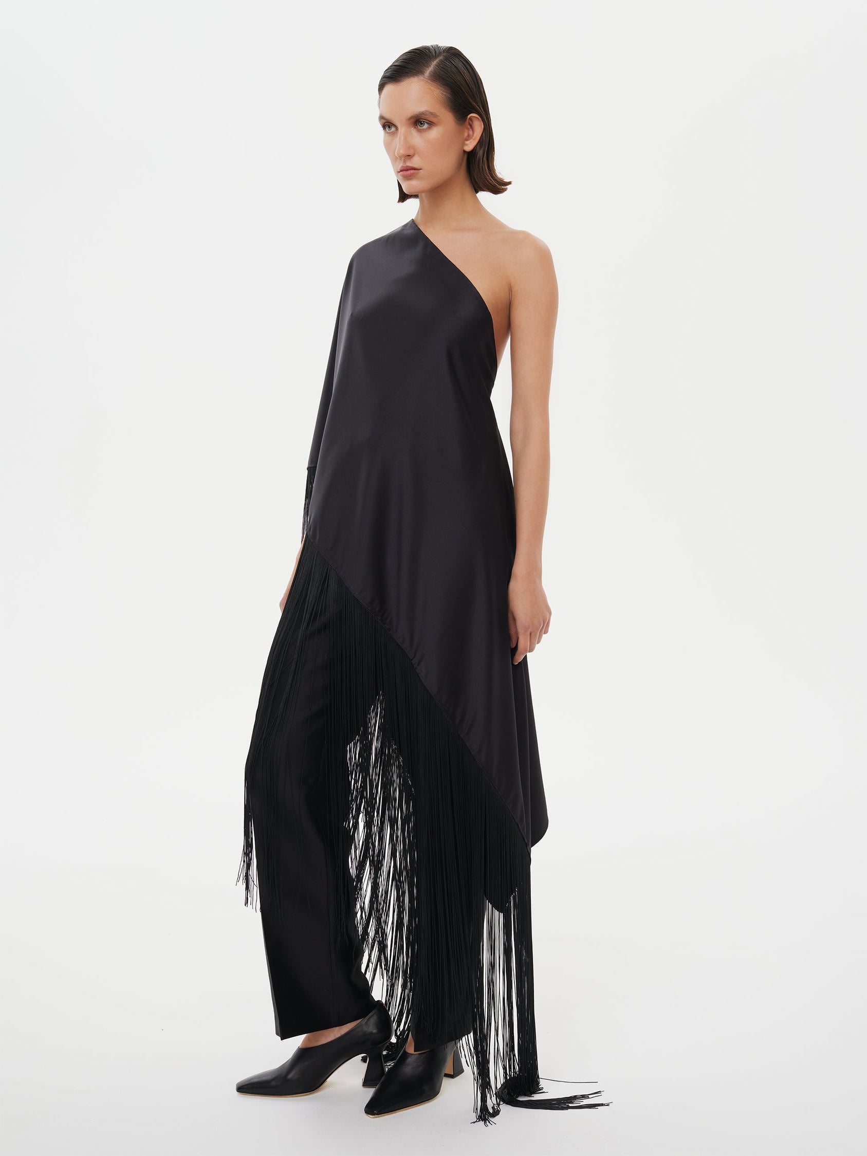 Wild Willow Party Cape in Black