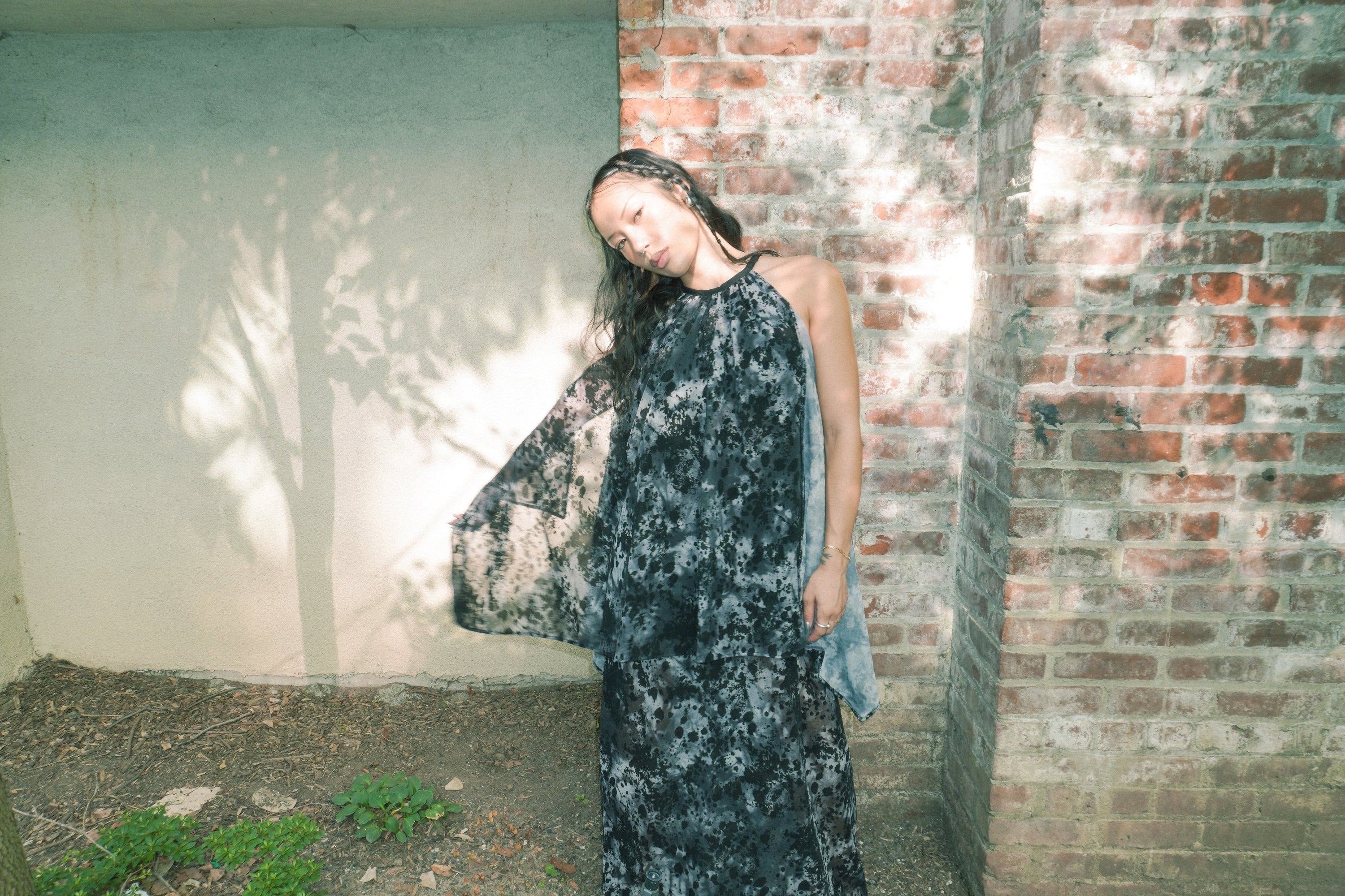 LAYERING HALTER NECK MAXI DRESS _ BLACK MULTI PRINT