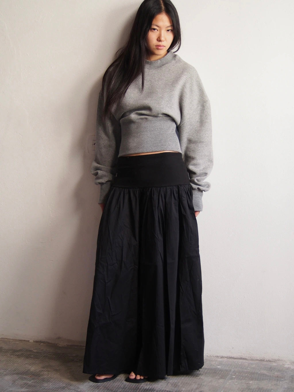 CREW FITTED SWEATSHIRT - GREY