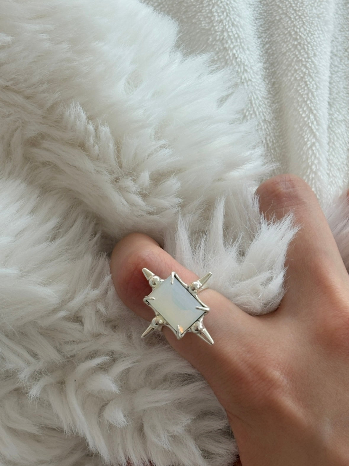 Milky White Astroid Ring S925